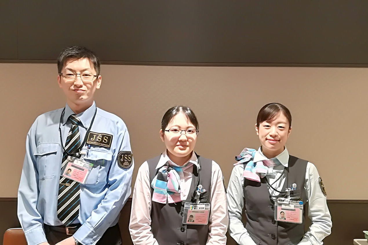 新千歳空港で働くスタッフ