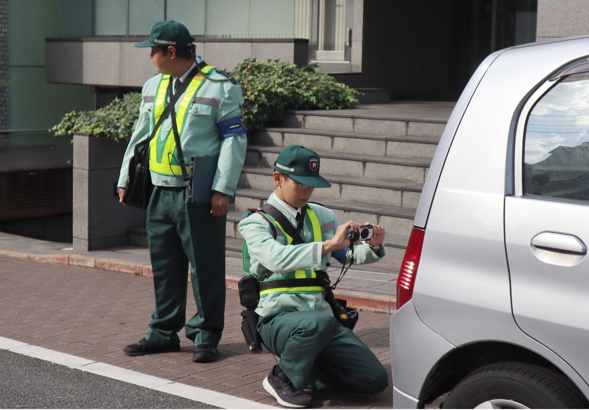 駐車監視業務中