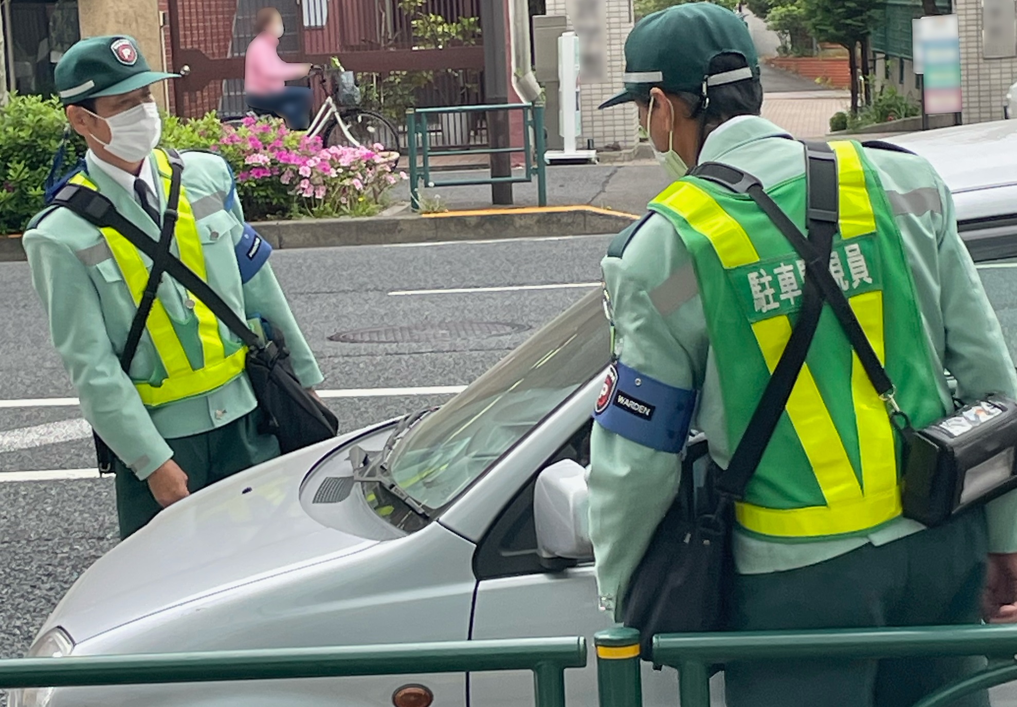 駐車監視業務中